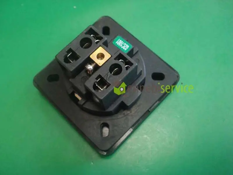 Presa schuko 2 poli per asse Lelit pa71