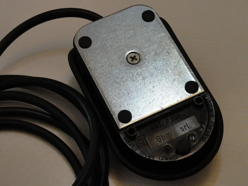 Pedale Ergonomico con 2 Cavi per Assi da Stiro AST100 - Controllo Aspirazione
