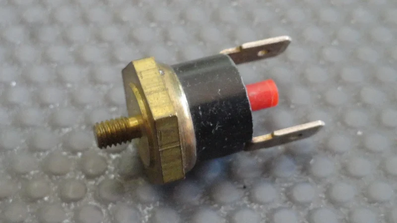 Termostato scatto fisso nc a vite con riarmo 165° Micromic