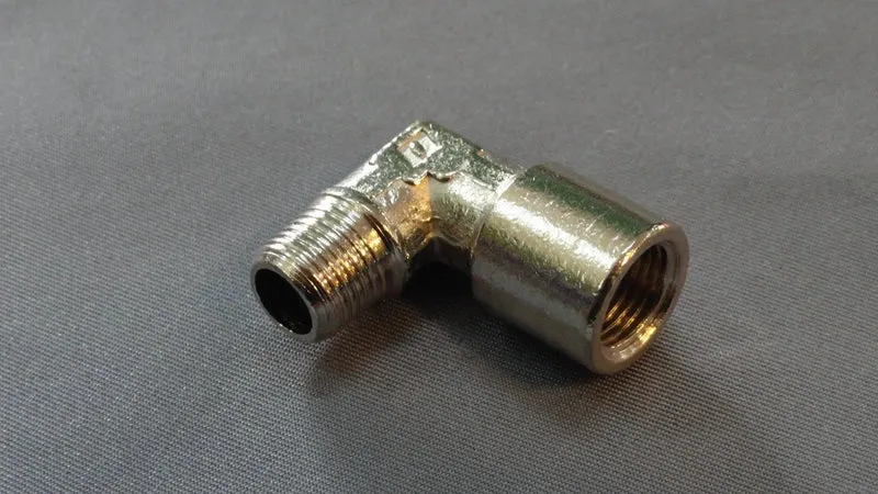 Raccordo a 90° m.f.cil.con.1/8 gas macchina da stiro Ariete stiromatic no stop