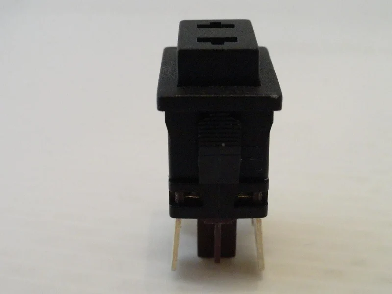 Pulsante unipolare 20x13 push con asole 4 contatti Micromic