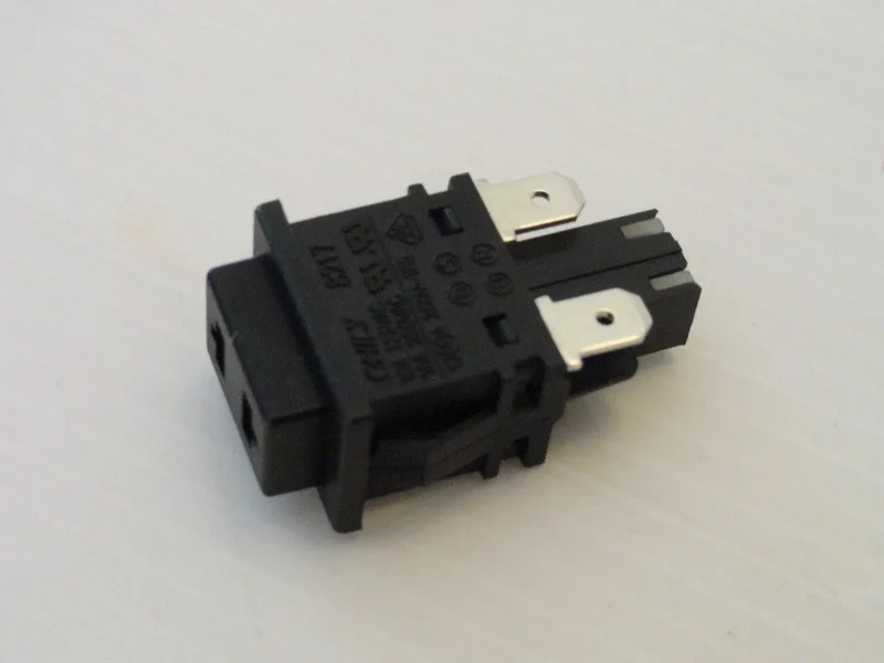 Interruttore push unipolare 2 contatti t.tl392 a1 Ariete