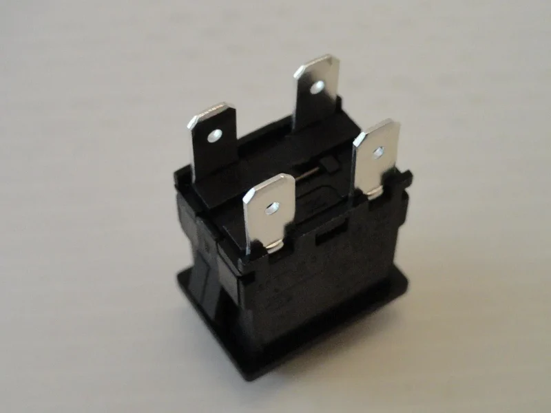 Interruttore bipolare push 19x13 con asola 4 contatti Simac