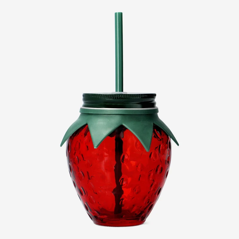 Strawberry cup with lid and straw