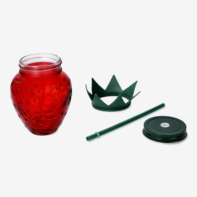Strawberry cup with lid and straw