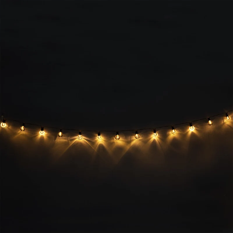 String lights suitable for outdoor use. 390 cm