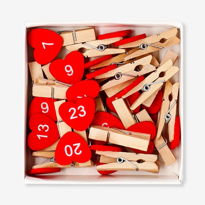 Pegs with hearts and numbers - 24 pcs