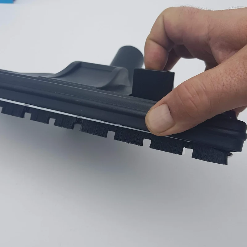 Spazzola Universale con Ruote per Aspirapolvere – 7 Raccordi Inclusi – Ideale per Pavimenti, Parquet, Moquette e Tappeti