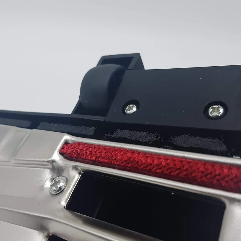 Spazzola Universale con Ruote per Aspirapolvere – 7 Raccordi Inclusi – Ideale per Pavimenti, Parquet, Moquette e Tappeti