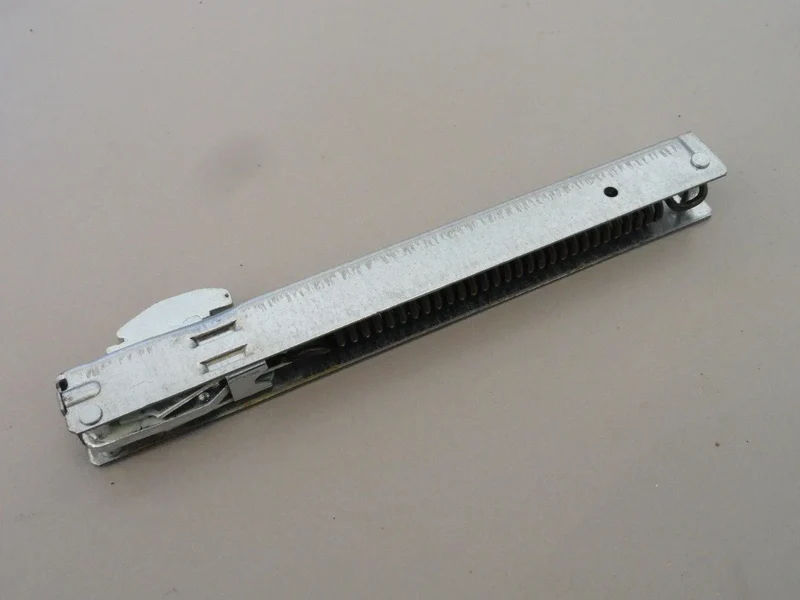 Cerniera porta forno fulcro fisso ariston Indesit c00081594