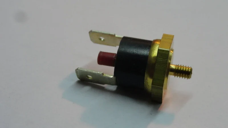 Termostato con fissaggio vite a riarmo manuale da 175°